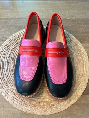 PENNY LOAFERS IN A COLOUR BLOCK DESIGN - SIZE 10